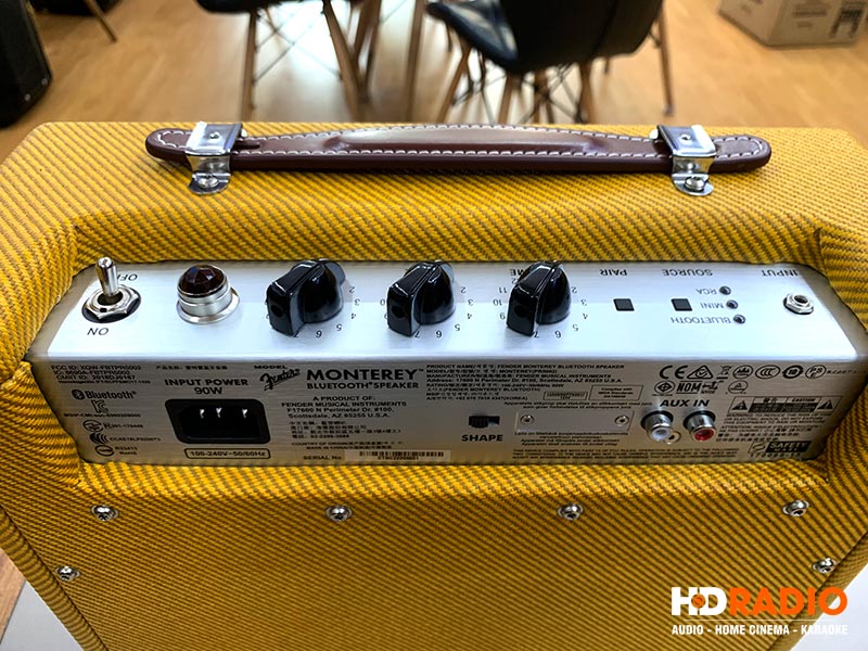 bảng điều khiển và cổng kết nối loa Fender Monterey Tweed