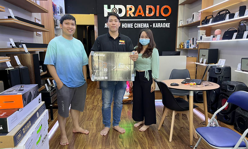 khách hàng mua loa Arirang MB2 tại HDRADIO