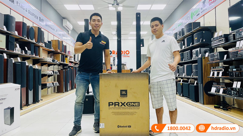 khách hàng mua loa JBL PRX ONE tại HDRADIO